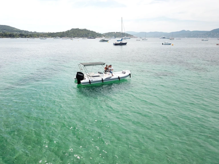 Louer Semi-rigide avec ou sans skipper Bsc à Cogolin