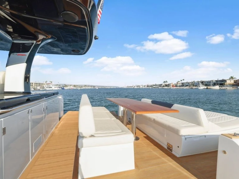 Louez un Solaris Solaris 44 à Golfe-Juan