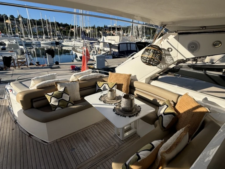 Location bateau Saint-Jean-Cap-Ferrat pas cher Portofino 53