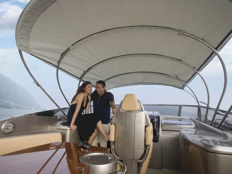 Louer Bateau à moteur avec ou sans skipper Riva à La Condamine