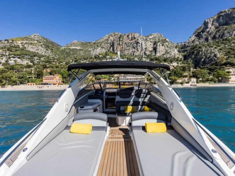 Location Yacht Sunseeker avec permis