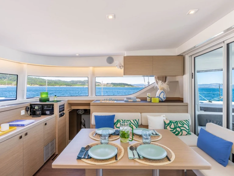 Louez un Lagoon Lagoon 43 à Salerne