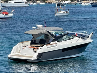 Alquiler de embarcaciones Jeanneau Prestige 34 Open enBeaulieu-sur-Mer en Samboat