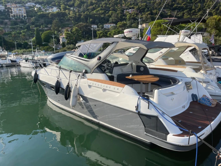 Louer Bateau à moteur avec ou sans skipper Jeanneau à Beaulieu-sur-Mer
