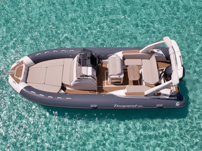 Location à Marina Botafoch - Capelli Tempest 800 sur SamBoat