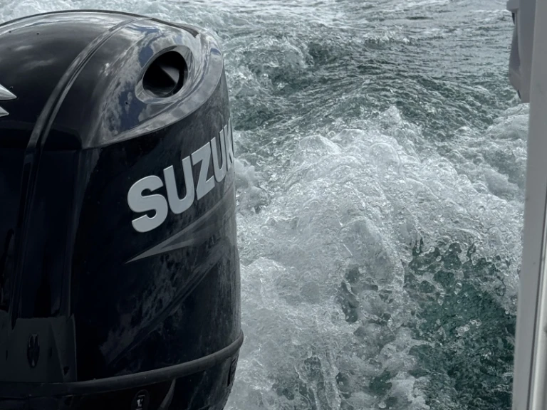 Semi-rigide à louer à Tal-Pietà au meilleur prix