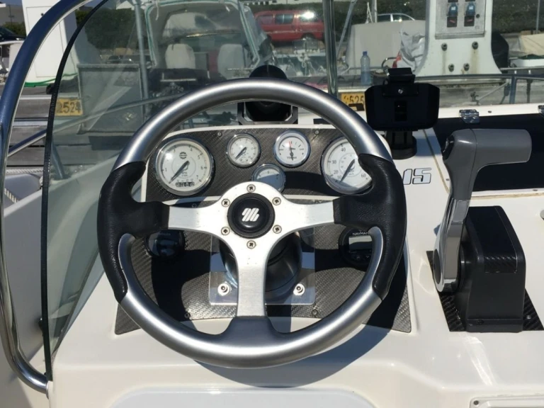 Location Bateau à moteur à Mandelieu-la-Napoule - Ocqueteau Olympio 630