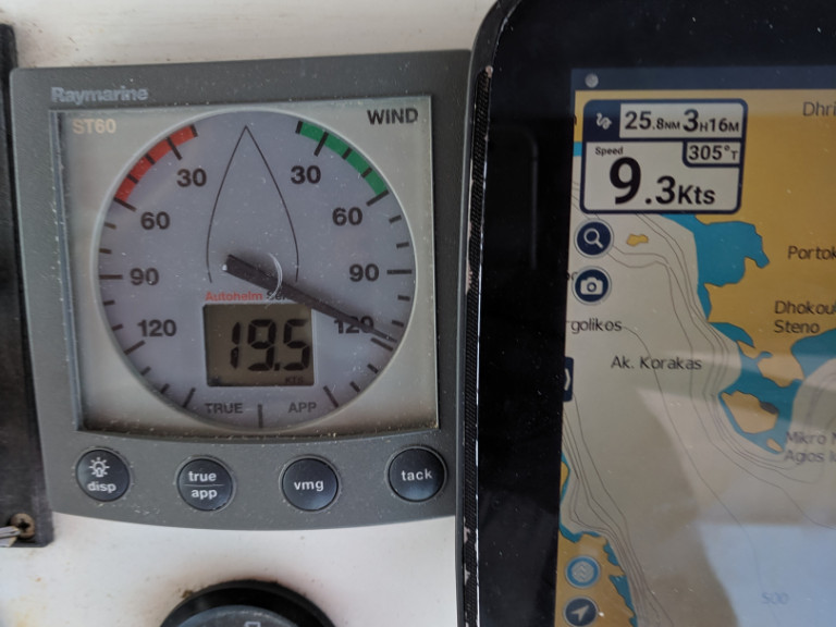 Location bateau Bénéteau Oceanis 411 Clipper à Álimos sur Samboat