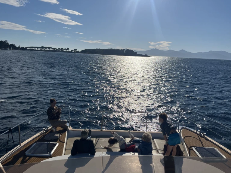 Catamaran à louer à Port de Nice au meilleur prix
