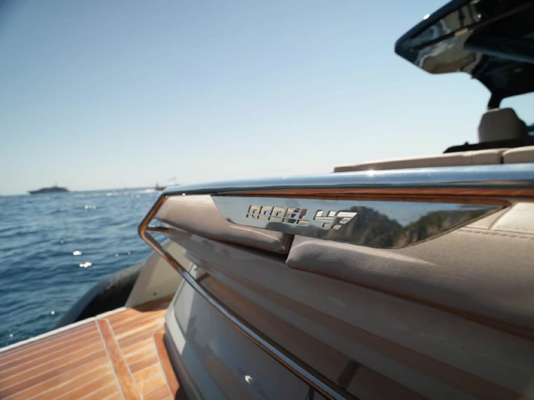 Bateau à moteur à louer à Torre Annunziata au meilleur prix