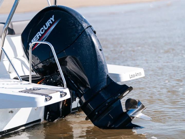 Location bateau Jeanneau Cap Camarat 6.5 CC Serie 3 à Arcachon sur Samboat