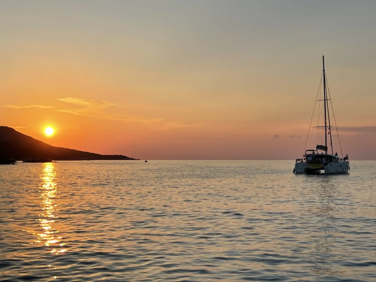 Bateau à moteur à louer à Oletta au meilleur prix