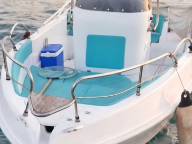 Barca a motore a noleggio a Taormina al miglior prezzo