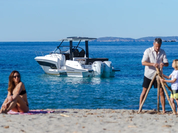 Jeanneau Cap Camarat 9.0 WA a louer à Port de Hyères (St Pierre)