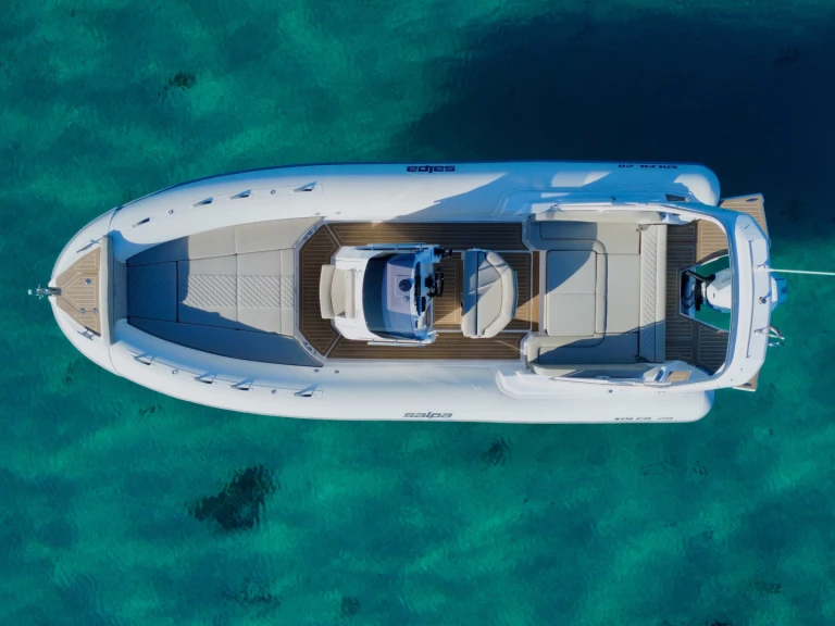 Semi-rigide à louer à Juan-les-Pins au meilleur prix