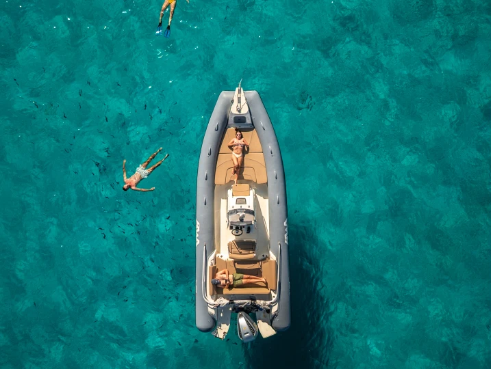 Location bateau Bwa Sport 26 GT à Porto Rotondo sur Samboat