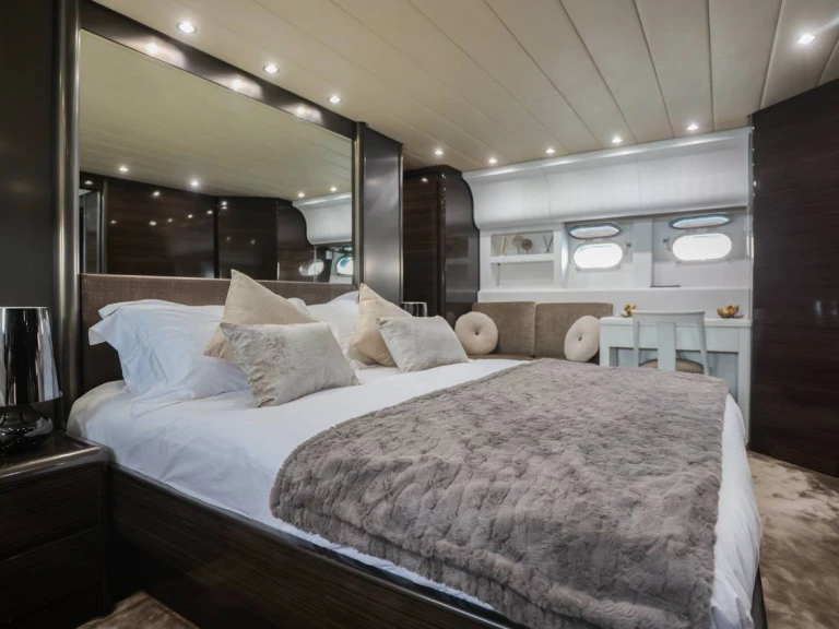 Location bateau  Arno Leopard 27 (4 cab) à Cannes sur Samboat