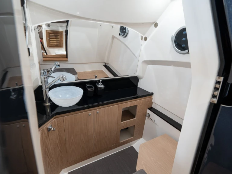 Louer Semi-rigide avec ou sans skipper Bwa à Ajaccio