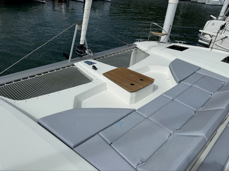 Location bateau Road Town pas cher Fountaine Pajot FP 44 Maestro - 3 cab.