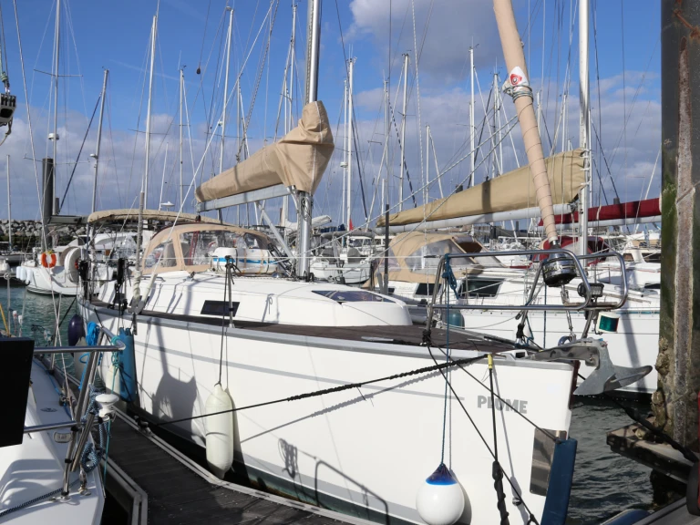 Louez un Bavaria Bavaria 32 Cruiser à La Rochelle