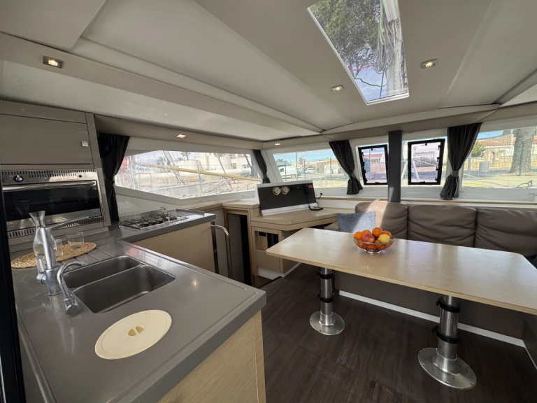 Catamaran à louer à Roses au meilleur prix