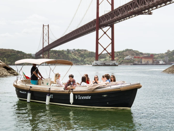Location Bateau à moteur Maril avec permis