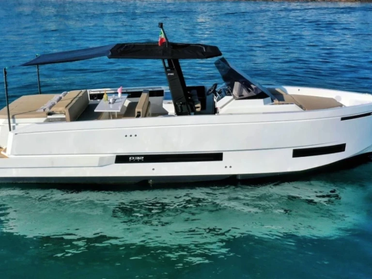 Location Bateau à moteur à Marina Botafoch - De Antonio D32