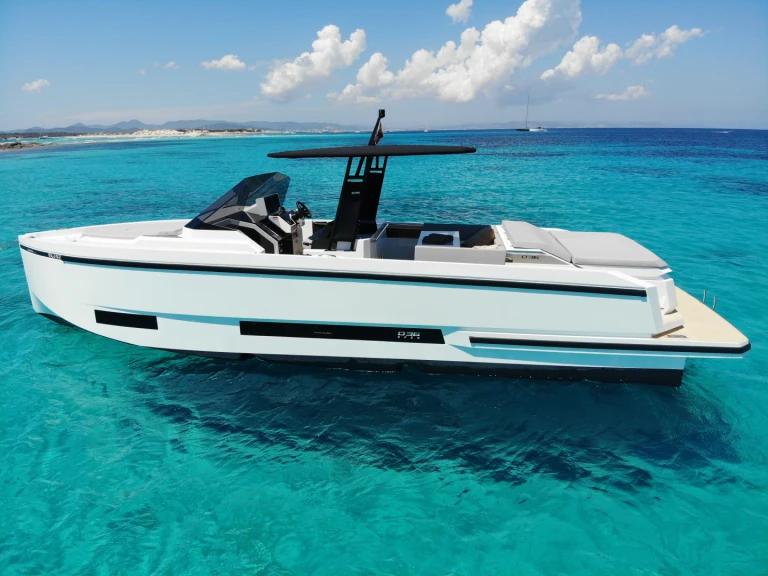 Louez un De Antonio d36 à Marina Botafoch