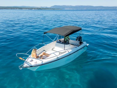 Charter a Morion 605 in Malinska-Dubašnica on Samboat
