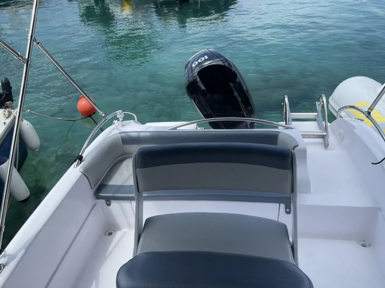 Location bateau Bluline Bluline 19 Ft Open à Malinska-Dubašnica sur Samboat