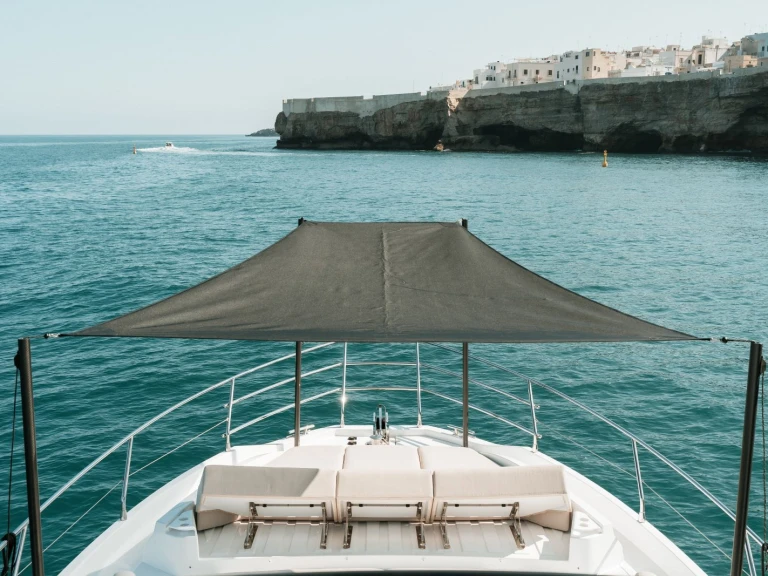 Location à Polignano a Mare - Azimut Azimut 53 Fly sur SamBoat