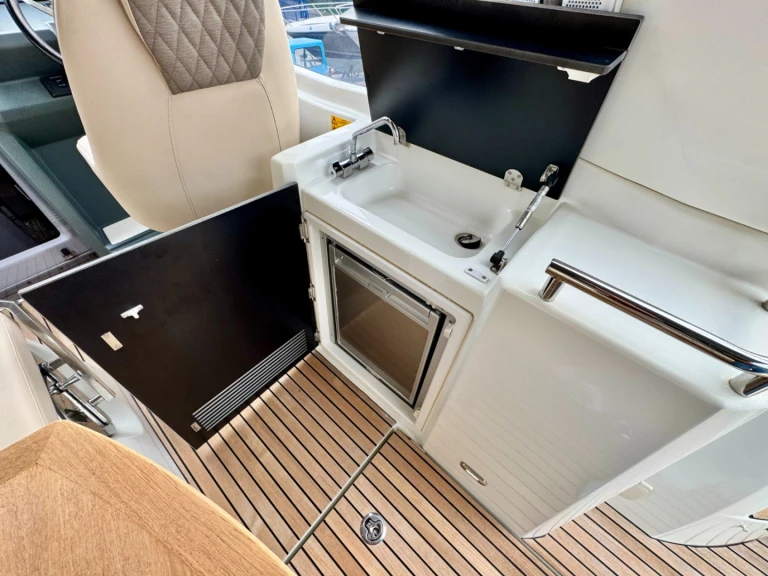 Location bateau Fréjus pas cher Leader 30