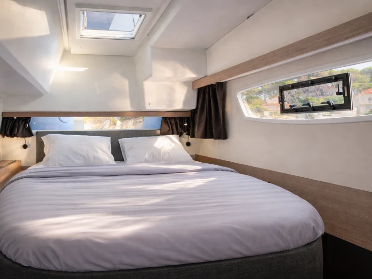 Louez un Fountaine Pajot Isla 40 à Castellammare di Stabia