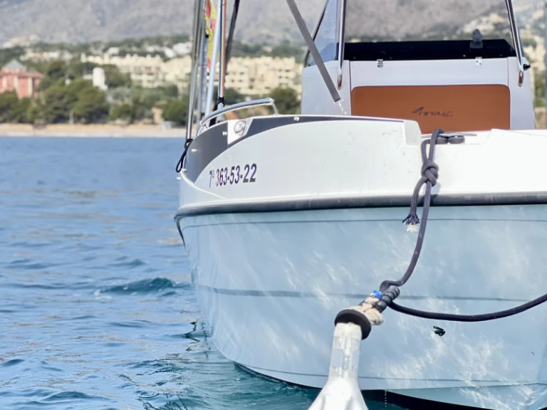 Louer Bateau à moteur avec ou sans skipper Nireus à Altea