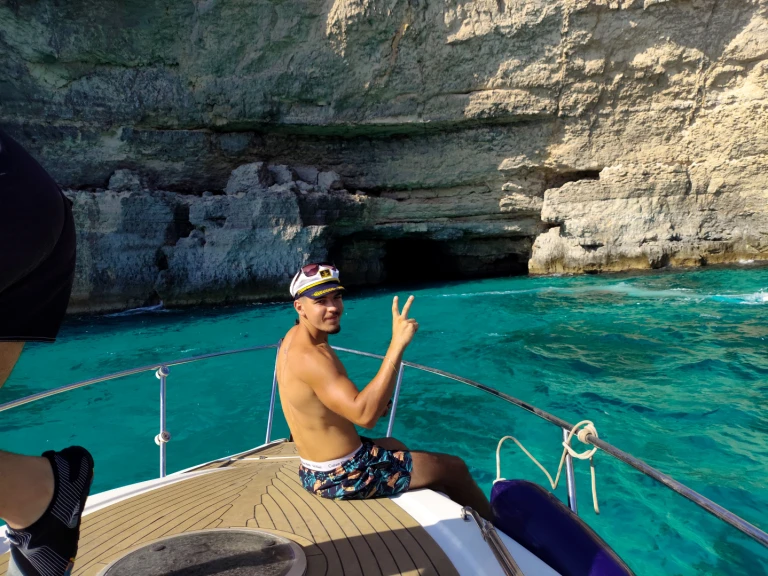 Location bateau Sealine Sealine 240 à Saint Paul's Bay sur Samboat