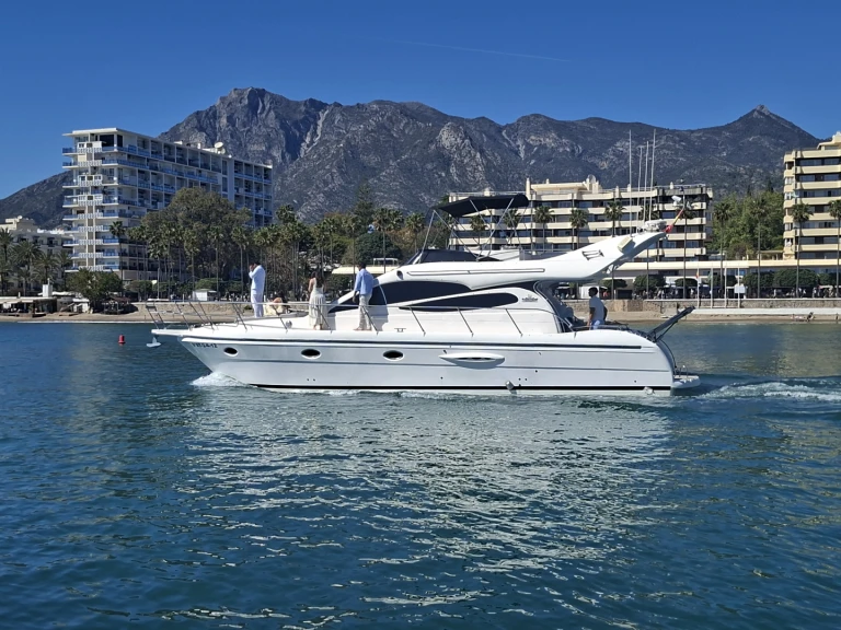 Location bateau Marbella pas cher Majestic 46 Fly