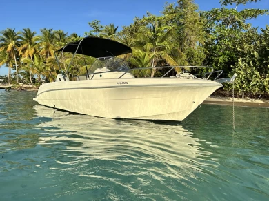 Alquiler de Pacific Craft Pacific Craft 670 Open en Le Gosier