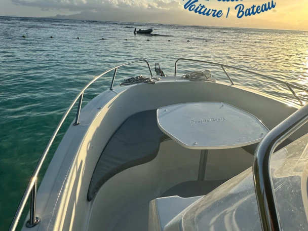 Louer Bateau à moteur avec ou sans skipper Pacific Craft à Le Gosier