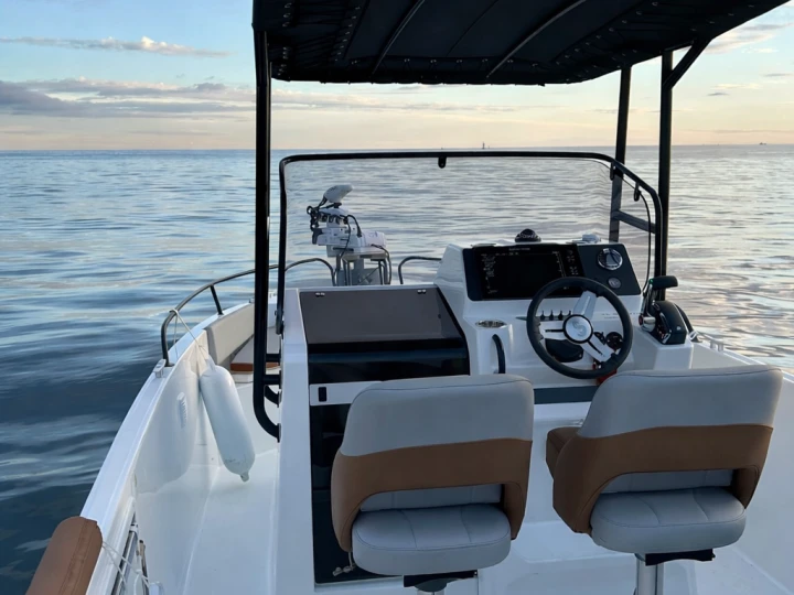 Location à Toulon - Bénéteau Flyer 7 SPACEdeck sur SamBoat