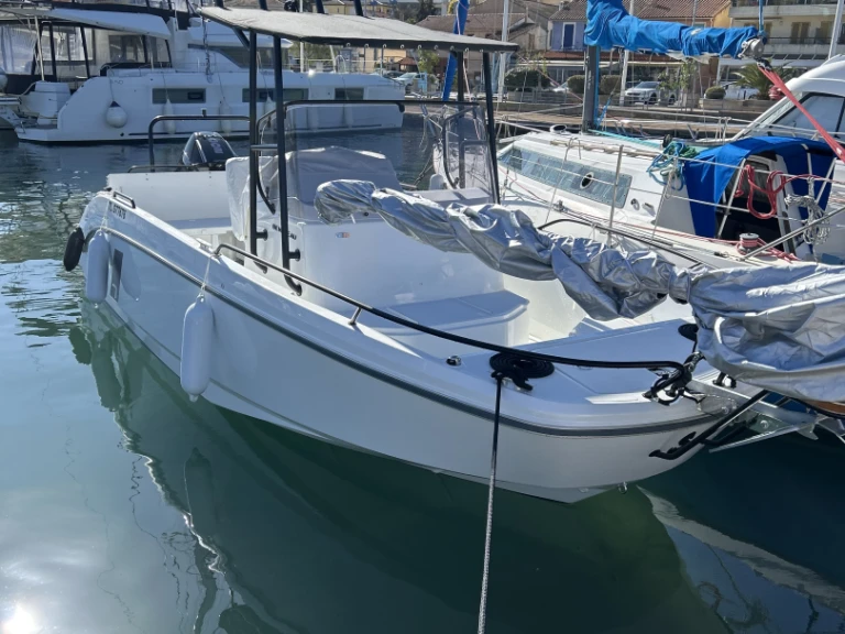 Louez un Bénéteau Flyer 7 SPACEdeck à Toulon