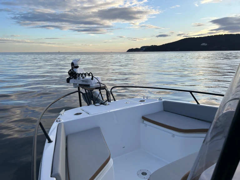 Location bateau Toulon pas cher Flyer 7 SPACEdeck