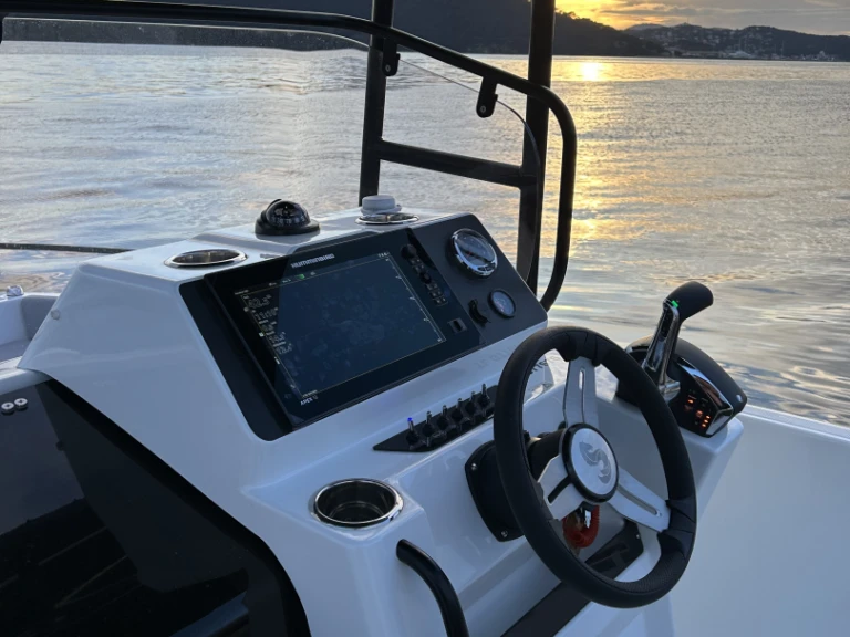 Location Bateau à moteur à Toulon - Bénéteau Flyer 7 SPACEdeck