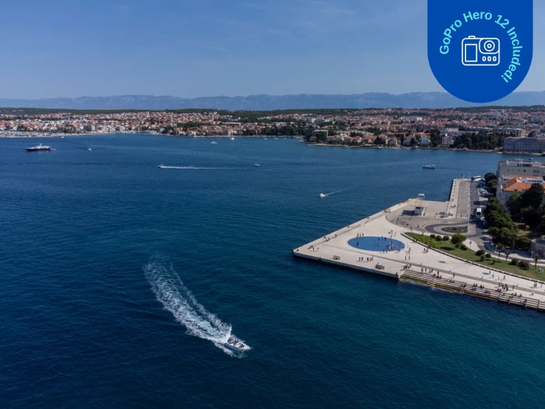 Bateau à moteur à louer à Lukoran au meilleur prix