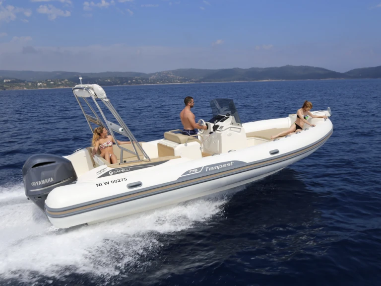 Location à Saint-Florent - Capelli Tempest 775 Open sur SamBoat