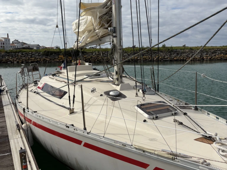 Location bateau Bénéteau First 30 ES à France sur Samboat