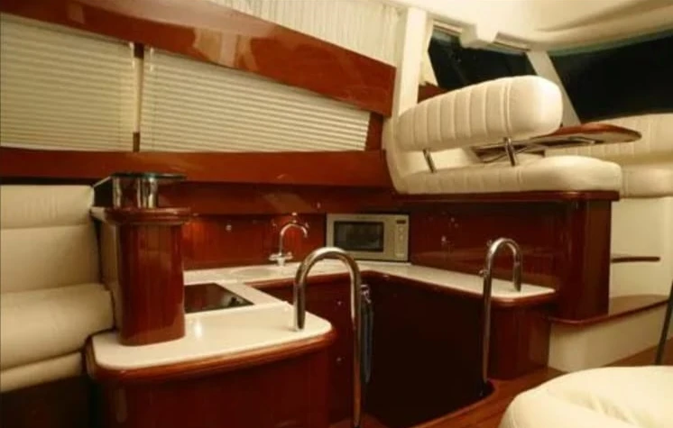 Location Bateau à moteur à Vigo - Jeanneau Prestige 460 Fly