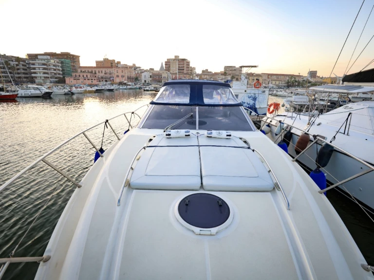 Location à Porto Siracusa - Azimut Atlantis 47 sur SamBoat