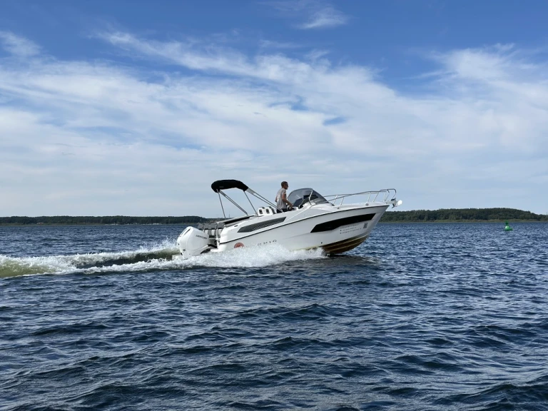 Bateau à moteur à louer à Fleesensee au meilleur prix