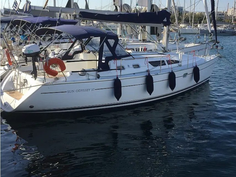 Location bateau Álimos pas cher Sun Odyssey 37