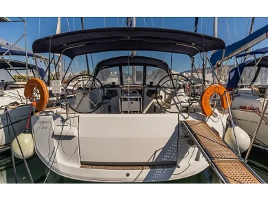 Yacht hire Álimos cheap sun odyssey 519 (4cab)